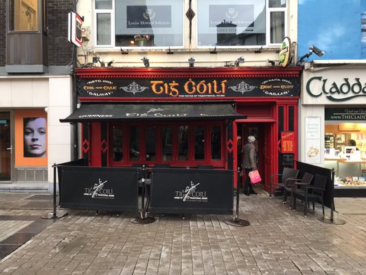 Tig Cóilí by null