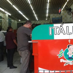 Itália Pizzas - Foto da altura do balcão da Pizzaria Itália.