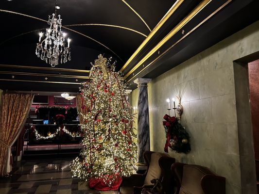 The Pontchartrain Hotel by null