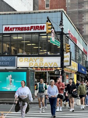 Gray's Papaya by null
