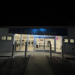 Blue Diamond Laundromat - Never knew this was here! Nor did Yelp!