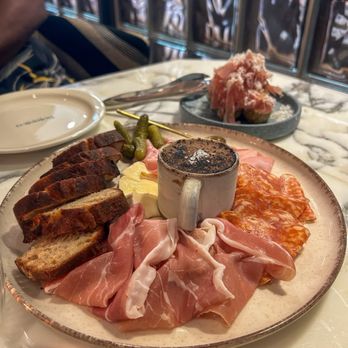 Botanico Waikiki - Charcuterie - Mediterranean Near Me - Honolulu, Hawaii