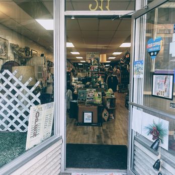 Krypto's Comix - This entrance way into the store is very inviting! - Comic Books Near Me - Aurora, Indiana