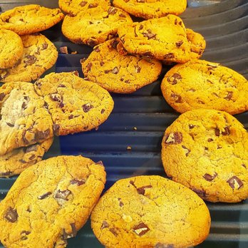 Lidl - Fresh baked yummy chocolate chip cookies - 1/10/2026 - Grocery Near Me - Yonkers, New York Lidl - Fresh baked yummy chocolate chip cookies - 1/10/2026 - Grocery Near Me - Yonkers, New York