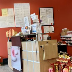 OH Nails Spa - Sign in and checkout counter