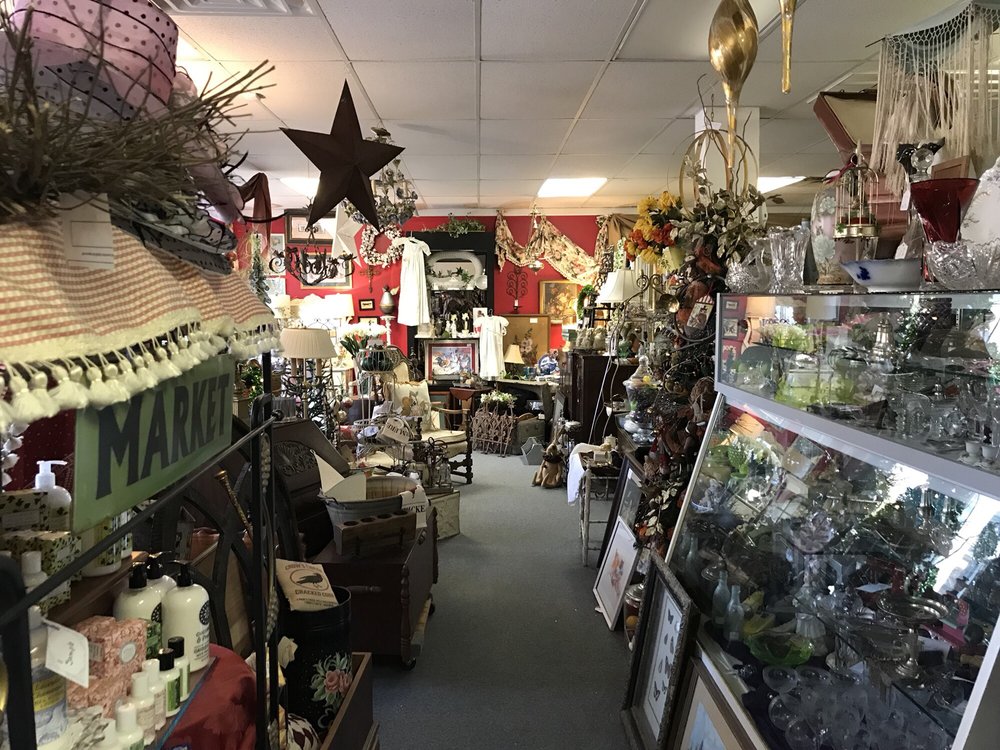 ANTIQUE EMPORIUM CLOSED Updated August 2024 321 Richland Ave, Aiken, South Carolina