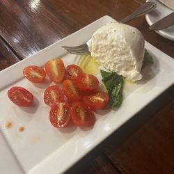 Gino's Brick Oven Pizza - Calibrese salad with fresh mozzarella