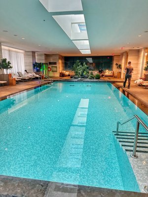 Four Seasons Hotel Toronto by null