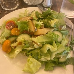 Hickory Street - Pear smoked blue cheese salad - special