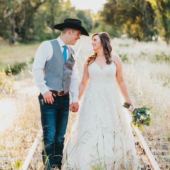 Red Barn Ranch Events - Red Barn Ranch, Emily Matheson Photography - Venues & Event Spaces Near Me - Hopland, California Red Barn Ranch Events - Red Barn Ranch, Emily Matheson Photography - Venues & Event Spaces Near Me - Hopland, California