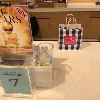 Bath & Body Works - A shopping bag - Cosmetics & Beauty Supply Near Me - Kahului, Hawaii