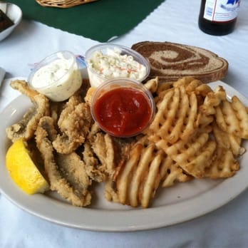 Coach's Pub'n'grill - Pubs Near Me - Milwaukee, Wisconsin