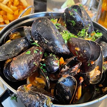 French Roast - Mussels Catalan - French Near Me - New York, New York