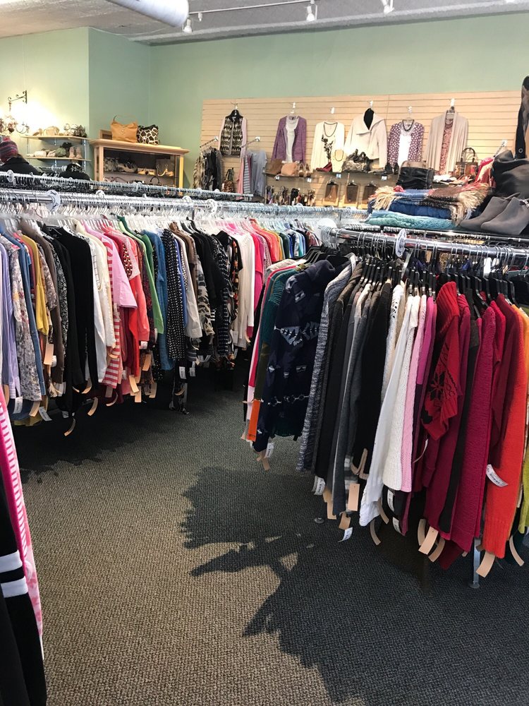 WHO KNEW CONSIGNMENT Updated August 2024 119 S Front St, Dowagiac