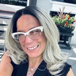 Escape Makerspace North - Late lunch with my oldest daughter, at Moxies gorgeous patio in Orléans, on the very last summer-like day!