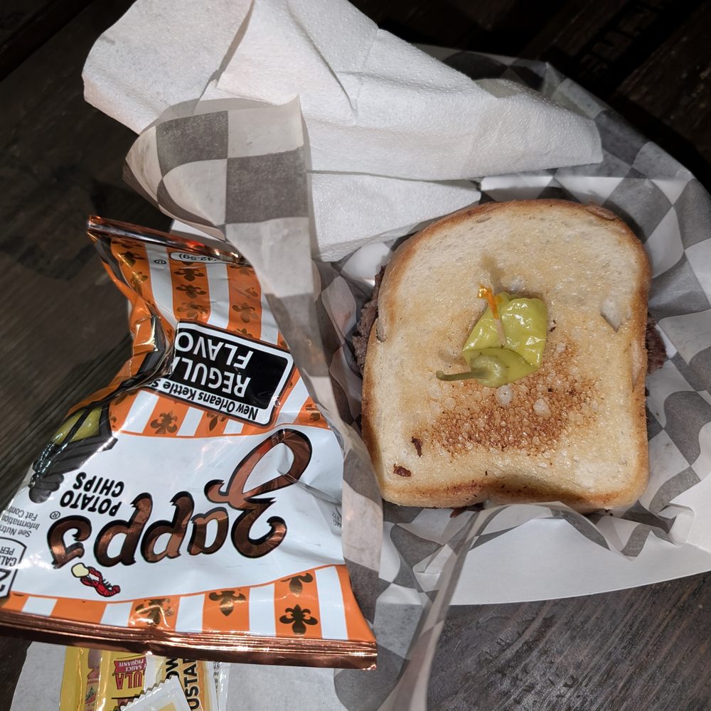 Moon Tower - Fatti-Baddi-Daddi Melt Burger and chips - Dive Bars Near Me - Houston, Texas Moon Tower - Fatti-Baddi-Daddi Melt Burger and chips - Dive Bars Near Me - Houston, Texas