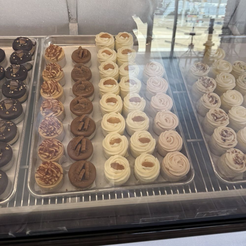 All the Crave Cheesecakes - Custom Cakes Near Me - Cypress, Texas All the Crave Cheesecakes - Custom Cakes Near Me - Cypress, Texas