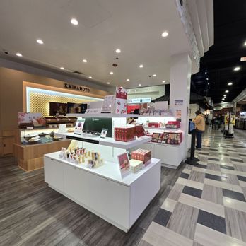 J Sweets - Front of store - Desserts Near Me - Arlington Heights, Illinois