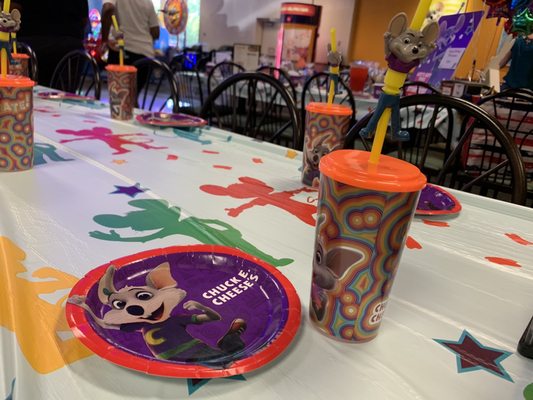 Chuck E. Cheese by null