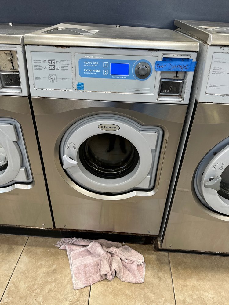 CIRCLE CITY COIN LAUNDRYMAT Updated May 2024 15 Photos & 15 Reviews