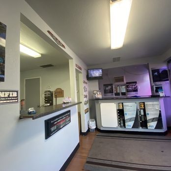MCHENRY AUTO GLASS - 36 Photos & 25 Reviews - 529 McHenry Ave ...