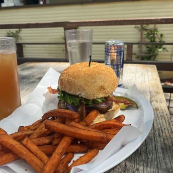 Burgers and Brew - Sweet potato fries - Burgers Near Me - Davis, California Burgers and Brew - Sweet potato fries - Burgers Near Me - Davis, California