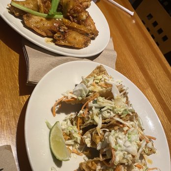 Applebee's Grill + Bar - Chicken Wonton Tacos and Double Crunch Bone-In Wings with honey pepper sauce - Sports Bars Near Me - Aberdeen, Maryland Applebee's Grill + Bar - Chicken Wonton Tacos and Double Crunch Bone-In Wings with honey pepper sauce - Sports Bars Near Me - Aberdeen, Maryland