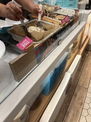 Cinnabon by null
