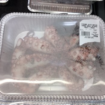 United - Cooked octopus mmmm or great to throw on the ice at the playoffs at Joe Louis arena - Seafood Markets Near Me - Saint-Leonard, Quebec