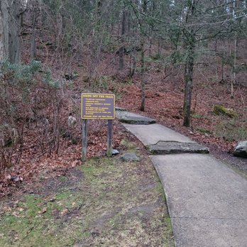 Kent Falls State Park - Entrance to trail - Parks Near Me - Kent, Connecticut Kent Falls State Park - Entrance to trail - Parks Near Me - Kent, Connecticut