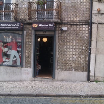Mascarilha - Fachada da loja Mascarilha - Costumes Near Me - Lisbon, 11
