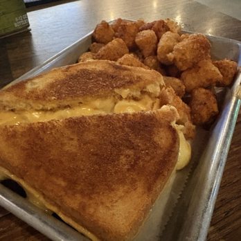 Recbar 812 - Grilled Mac - Bars Near Me - New Albany, Indiana Recbar 812 - Grilled Mac - Bars Near Me - New Albany, Indiana