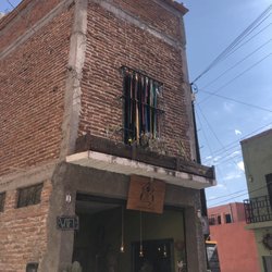 Eluney - Front of cafe