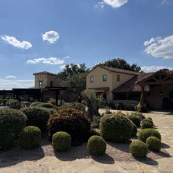 Grape Creek Vineyard - Outside of winery