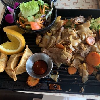 New Monkey Thai - Pad See Ew, gyoza appetizer and salad - Thai Near Me - Alameda, California New Monkey Thai - Pad See Ew, gyoza appetizer and salad - Thai Near Me - Alameda, California