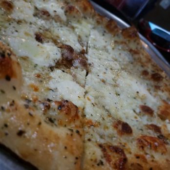 414 Pub & Pizza - Tempe - White pizza. - Pizza Near Me - Tempe, Arizona 414 Pub & Pizza - Tempe - White pizza. - Pizza Near Me - Tempe, Arizona