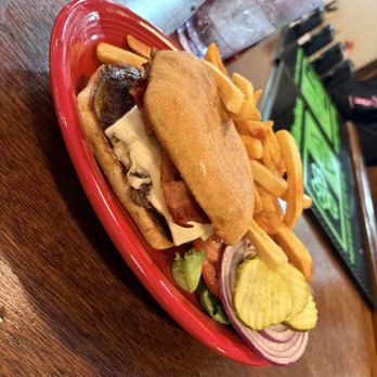 Bear Belly's Tap and Table - Smash burger - Bars Near Me - Phillips, Maine