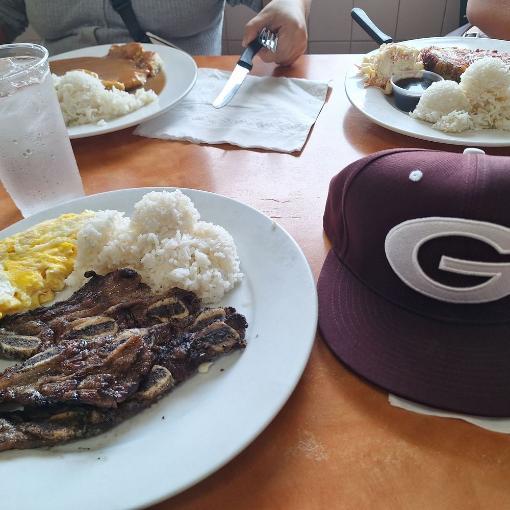 Ray's Café - GOVs holding it down 819 - American Near Me - Honolulu, Hawaii Ray's Café - GOVs holding it down 819 - American Near Me - Honolulu, Hawaii