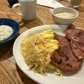Cracker Barrel Old Country Store - Breakfast & Brunch Near Me - Bradenton, Florida