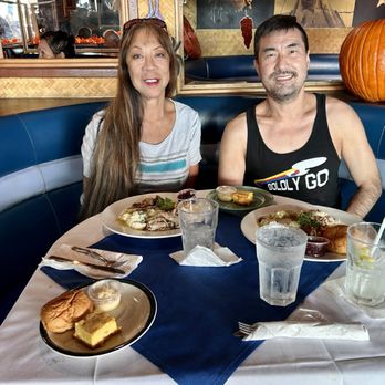 Harbor Pub & Pizza - Harbor Pub Thanksgiving Dinner Special - Pizza Near Me - Honolulu, Hawaii Harbor Pub & Pizza - Harbor Pub Thanksgiving Dinner Special - Pizza Near Me - Honolulu, Hawaii