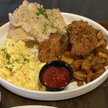 The Southern Table - Chicken and gravy biscuit plate - Southern Near Me - Athens, Alabama The Southern Table - Chicken and gravy biscuit plate - Southern Near Me - Athens, Alabama