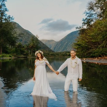 Aloha Weddings in Paradise - Eloping in Waipi'o valley - Wedding Planning Near Me Aloha Weddings in Paradise - Eloping in Waipi'o valley - Wedding Planning Near Me