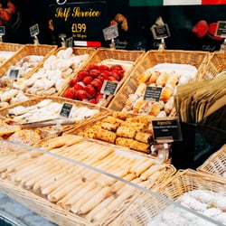 Continental Market - Italian stand - cakes and pastries