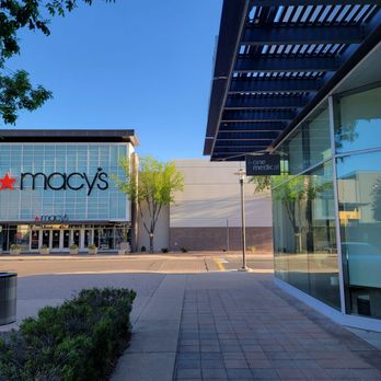 One Medical Primary Care Clinic - SanTan Village - Right next to Macy's - Internal Medicine Near Me - Gilbert, Arizona