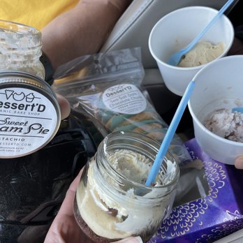 Dessert'D Organic Bake Shop - Ice cream, banana and pistachio cream pie jars, and vegan cookies - Desserts Near Me - Mammoth Lakes, California