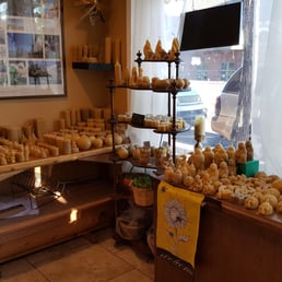 Such a wonderful selection of awesome been wax candles and natural beauty products. Such a wonderful selection of awesome been wax candles and natural beauty products.