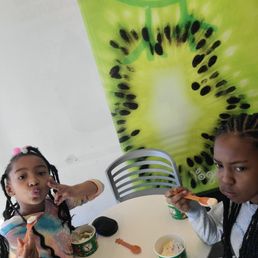 Kids at yoyo land