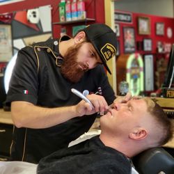 The Barber Shop - Hot towel straight razor shave by Pedro Marquez