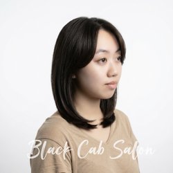 Black Cab Salon - Trimming medium-length hair2