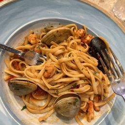 Seafood pasta (clams aren't open, NOT FRESH) Seafood pasta (clams aren't open, NOT FRESH)